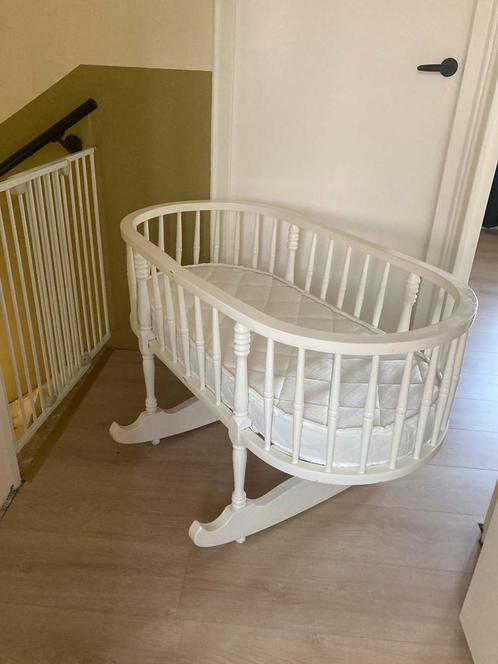 Ronde wieg, hout, wit, Kinderen en Baby's, Babywiegjes en Ledikanten, Gebruikt, Wieg, Ophalen
