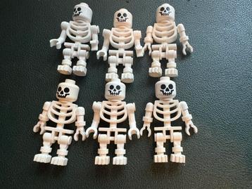 Partij lego poppetjes skeletten beschikbaar voor biedingen