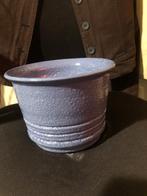 lila bloempot van pottenbakkerij 't Hofje Otterlo, Antiek en Kunst, Ophalen of Verzenden