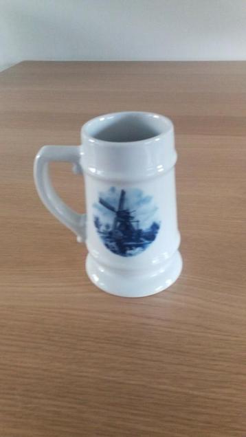 Delfst blauwe bierpul beschikbaar voor biedingen