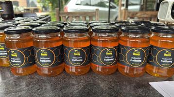 Bloemenhoning en vele andere soorten honing beschikbaar voor biedingen