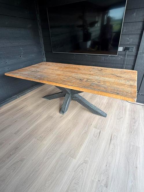 Massief eiken boomstam eettafel  220x110x4.5, Huis en Inrichting, Tafels | Eettafels, Zo goed als nieuw, 50 tot 100 cm, 200 cm of meer