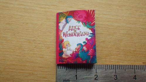 Poppenhuis carrousselboek Alice in Wonderland   (58), Verzamelen, Poppenhuizen en Toebehoren, Nieuw, Poppenhuis, Ophalen of Verzenden