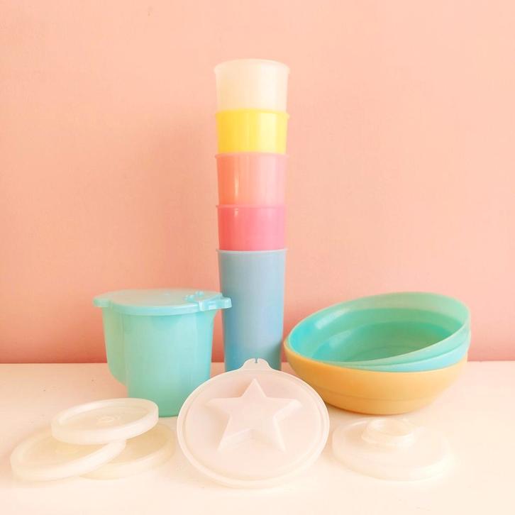 Pastel Tupperware: bekers, puddingbakjes, melkkan, deksels, Huis en Inrichting, Keuken | Tupperware, Gebruikt, Overige typen, Blauw
