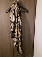 Sjaaltje, Kleding | Dames, Mutsen, Sjaals en Handschoenen, Ophalen of Verzenden, Zo goed als nieuw, Maat 38/40 (M), Sjaal