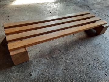 Schoenenplank voor onder de kapstok beschikbaar voor biedingen