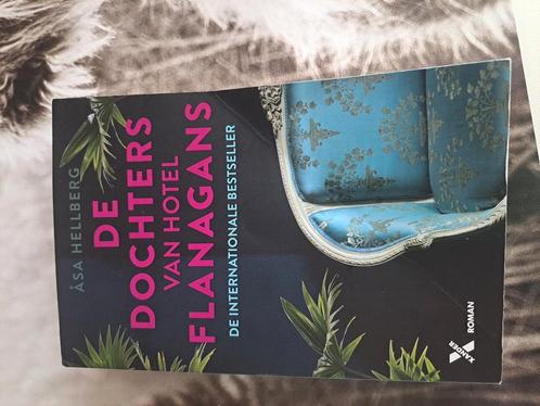 Åsa Hellberg - De dochters van Hotel Flanagans, Boeken, Literatuur, Zo goed als nieuw, Nederland, Ophalen of Verzenden