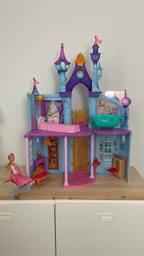 Disney Princess Prinsessenkasteel - 90 cm hoog - Speelset, Kinderen en Baby's, Speelgoed | Poppenhuizen, Zo goed als nieuw, Poppenhuis