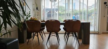 Mooi lang 250 cm houten eettafel merk Arrow, B90 cm x H73 cm beschikbaar voor biedingen