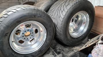 Weld Racing velgen met Mickey Thompson banden beschikbaar voor biedingen