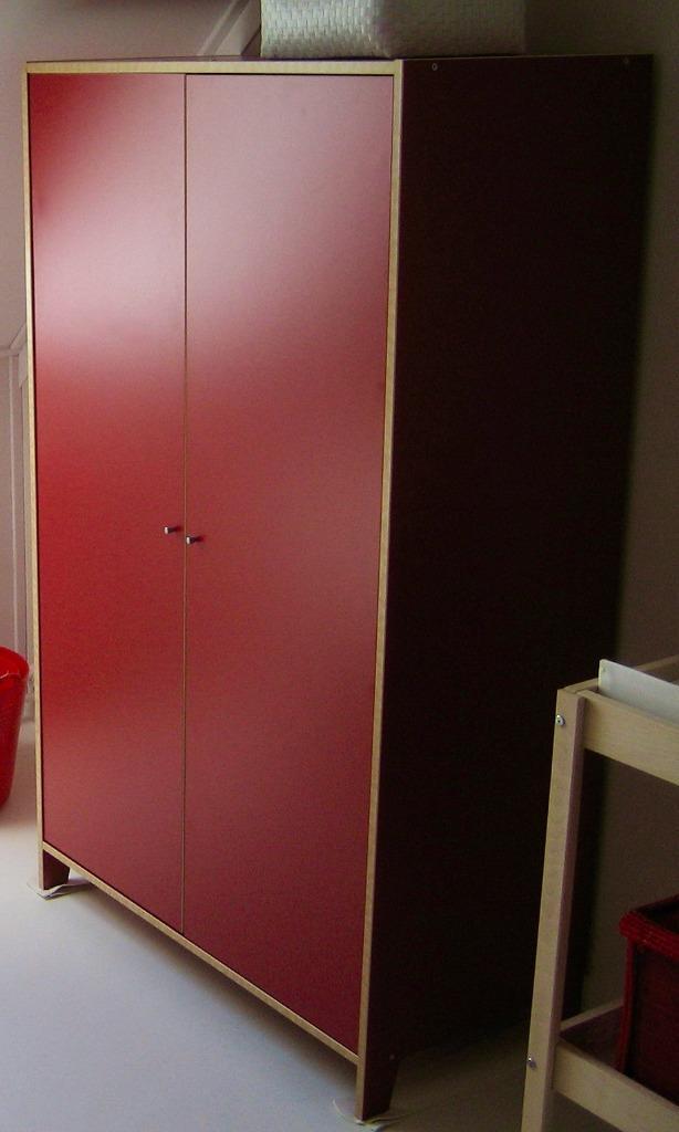 IKEA unieke vintage garderobekast kledingkast Robin rood, Huis en Inrichting, Kasten | Kledingkasten, Zo goed als nieuw, 150 tot 200 cm