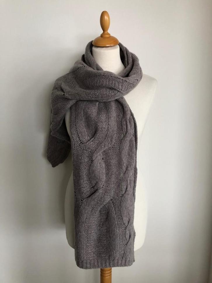 Sjaal, Kleding | Dames, Mutsen, Sjaals en Handschoenen, Gedragen, Sjaal, Maat 38/40 (M), Verzenden