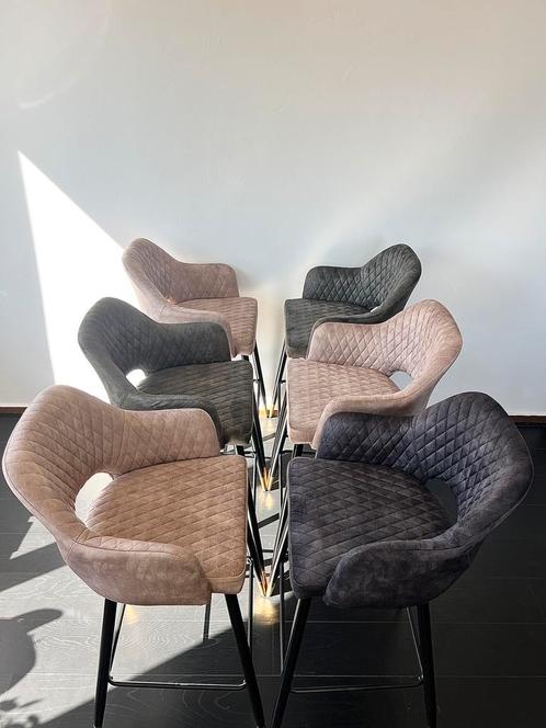 Set van 4/6 Luxe Velvet Barkrukken – Kuipmodel – Nieuw, Huis en Inrichting, Stoelen, Zo goed als nieuw, Stof, Ophalen of Verzenden