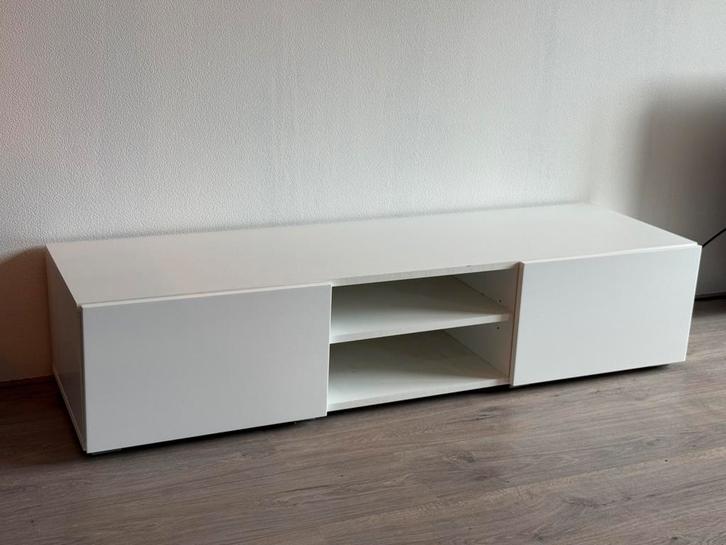 Wit tv-meubel met opbergruimte – strak en tijdloos, Huis en Inrichting, Kasten | Televisiemeubels, Gebruikt, Minder dan 100 cm