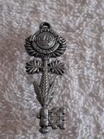 Hard Rock Cafe : BERLIJN , Zeer Fraaie Sleutel Pin, Verzenden, Nieuw, Merk, Speldje of Pin