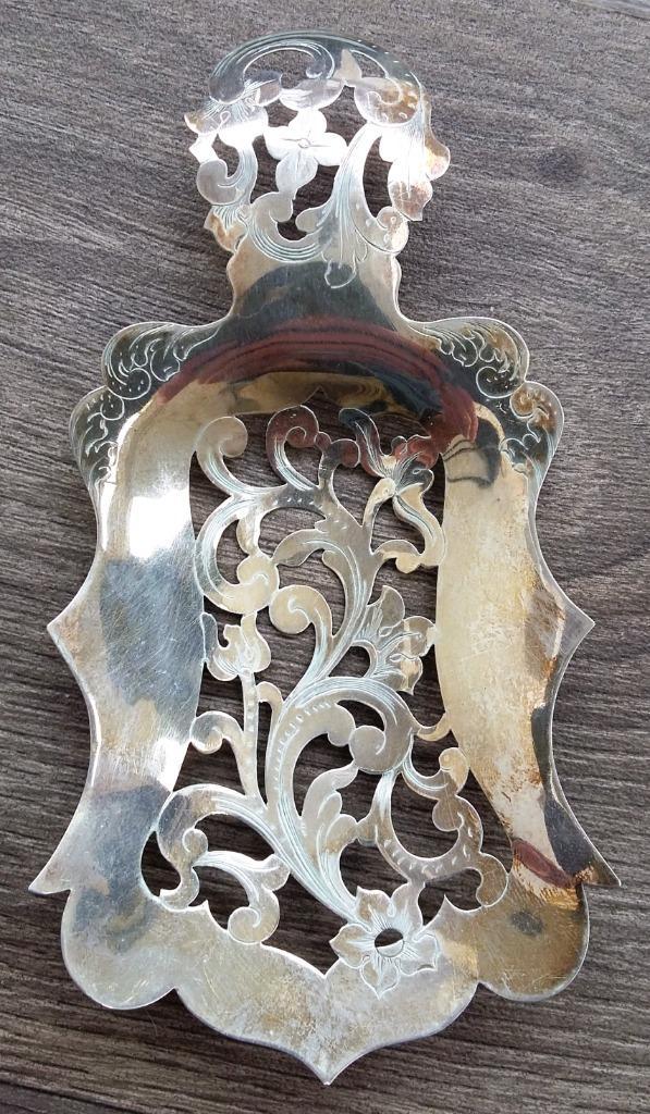 Jaar 1849 Zilveren Fruitschep Fruit Lepel Floraal Ajour, Antiek en Kunst, Antiek | Goud en Zilver, Zilver, Ophalen of Verzenden