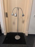 Metalen vloerlamp leeslamp met 3 verstelbare armen, Huis en Inrichting, Lampen | Vloerlampen, Ophalen, Zo goed als nieuw