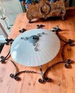 Antieke Brocante plafoniere smeedijzer en glas, Ophalen