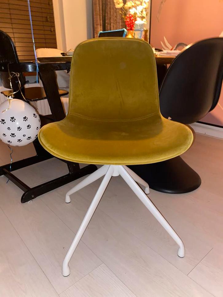 Stijlvolle velvet eetkamerstoel - Draaibaar, Huis en Inrichting, Stoelen, Zo goed als nieuw, Eén, Stof, Overige kleuren, Ophalen