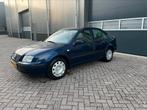 Volkswagen Bora 1.6 74KW 2000 Blauw, Auto's, Volkswagen, Metallic lak, 4 cilinders, Blauw, 1200 kg