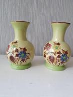 Set van 2 vintage vaasjes met handbeschilderd bloemenmotief, Ophalen of Verzenden