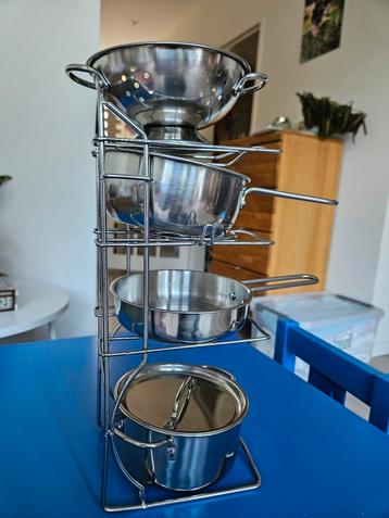 Speelgoed pannenset beschikbaar voor biedingen