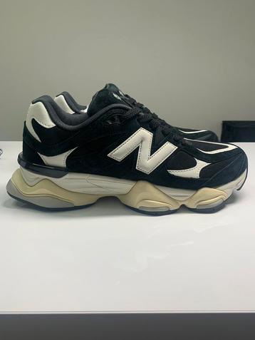New Balance 9060 Black White beschikbaar voor biedingen
