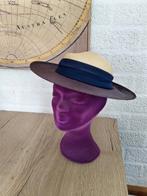 Nette hoed met stro en blauw lint., Kleding | Dames, Ophalen of Verzenden, Zo goed als nieuw