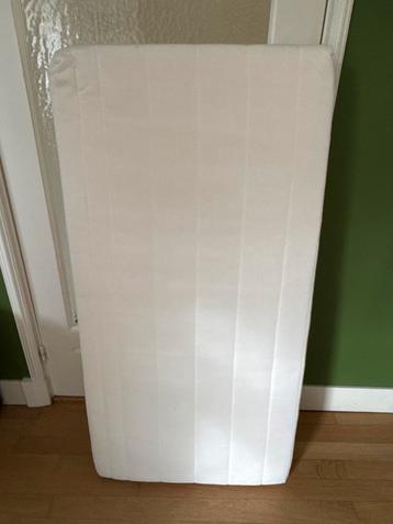Kinderledikant Matras 120x60 cm beschikbaar voor biedingen