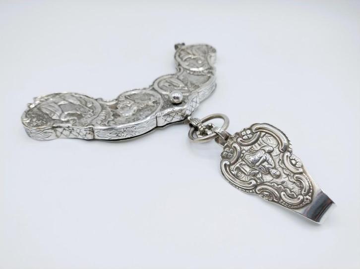 Zilveren tasbeugel met tashaak, R. Tania, Leeuwarden, 1790, Antiek en Kunst, Antiek | Goud en Zilver, Zilver, Verzenden