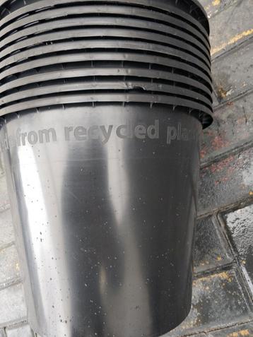 Op is op...

Kweek potten / plantenbakken van 9 of 10 liter beschikbaar voor biedingen