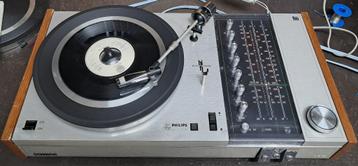 Vintage Philips stereo receiver / grammofoon 22RH892 beschikbaar voor biedingen