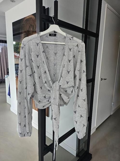 Alix the Label overslag blouse M/ L licht grijs nieuw, Kleding | Dames, Blouses en Tunieken, Nieuw, Maat 38/40 (M), Grijs, Verzenden