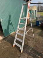 Mooie klap trap ladder, Ophalen, Zo goed als nieuw, 2 tot 4 meter