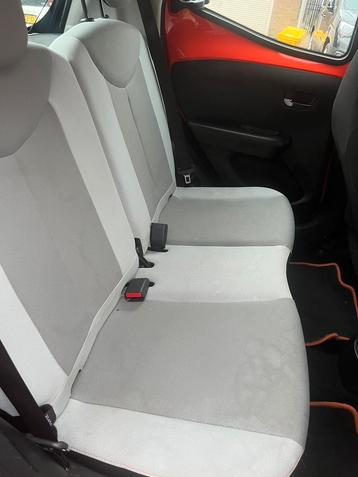 Bankstel tapijt vloerkleden meubels auto interieur reinigen 