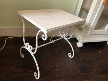 Charmant Bijzettafeltje - DIY Project beschikbaar voor biedingen