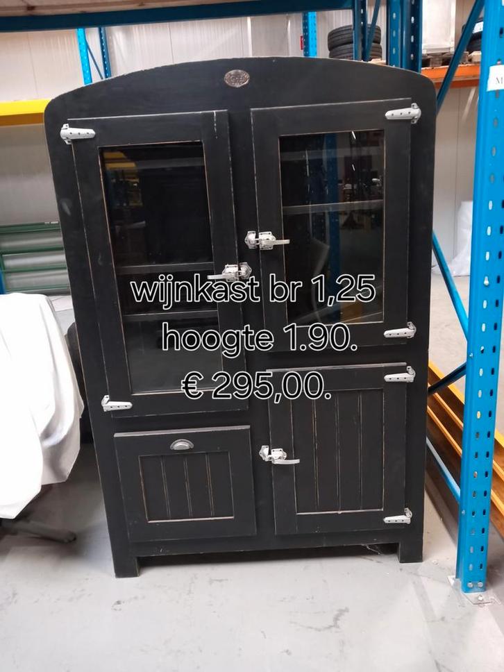 Zwarte Wijnkast met Glasdeuren, Huis en Inrichting, Kasten | Buffetkasten, Gebruikt, 150 tot 200 cm, 100 tot 150 cm, 25 tot 50 cm