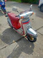 Honda Lead 125, 1983, oldtimer, mooi, €1850, rood-zilver, Motoren, Motoren | Honda, Bedrijf, 125 cc, 11 kW of minder, Minimaal motorrijbewijs A1