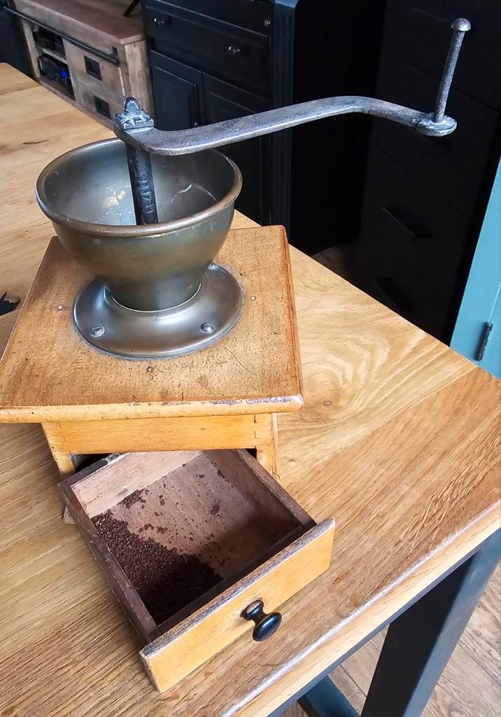 Antieke Koffiemolen, Antiek en Kunst, Antiek | Keukenbenodigdheden, Ophalen of Verzenden