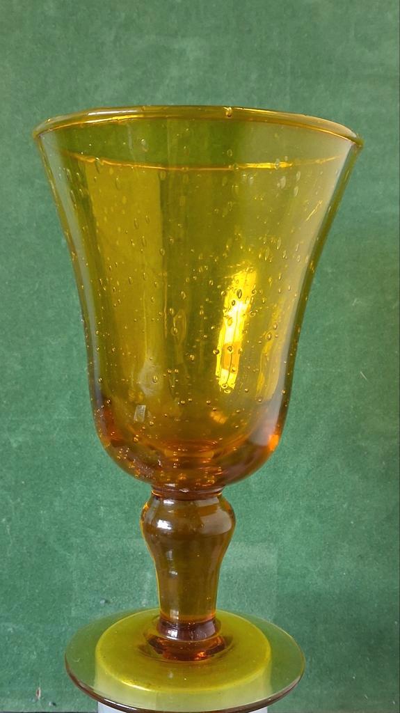 Glas. Biot Amberglas. Geblazen. 16 cm., Antiek en Kunst, Antiek | Glas en Kristal, Ophalen