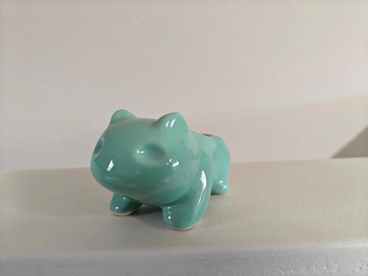 Pokemon bulbasaur plantenpot, Hobby en Vrije tijd, Verzamelkaartspellen | Pokémon, Zo goed als nieuw, Overige typen, Ophalen of Verzenden