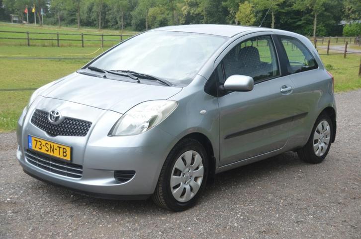 Toyota Yaris 1.0 VVTi Sol Airco APK Juli 2026, Auto's, Toyota, Bedrijf, Yaris, ABS, Airbags, Airconditioning, Boordcomputer, Elektrische buitenspiegels