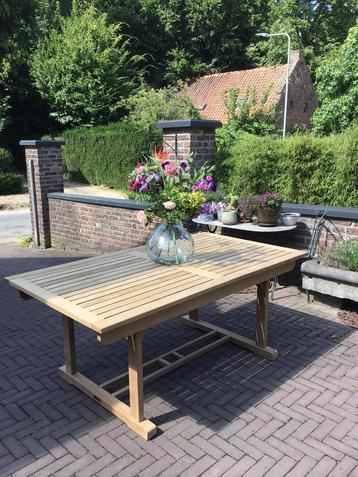Teakhouten tuintafel Jati&Kebon 178x100cm in nette staat beschikbaar voor biedingen