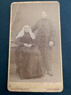 cdv carte de visite klederdracht Rotterdam J Kuipers foto, Verzamelen, Verzenden, Foto, Klederdracht, Zo goed als nieuw