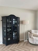 Brocante kast, Ophalen