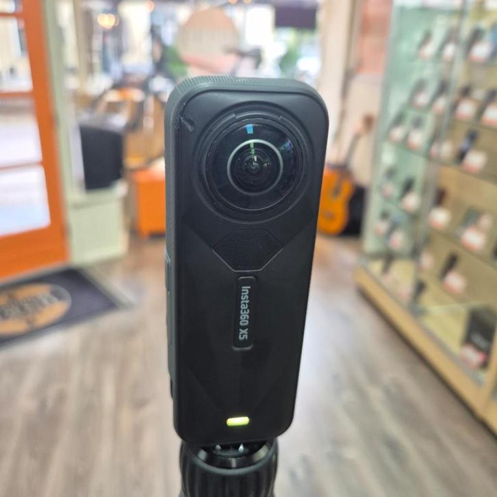 Insta360 X5 action camera met Sirui Tripod met waterpas, Audio, Tv en Foto, Actiecamera's, Zo goed als nieuw
