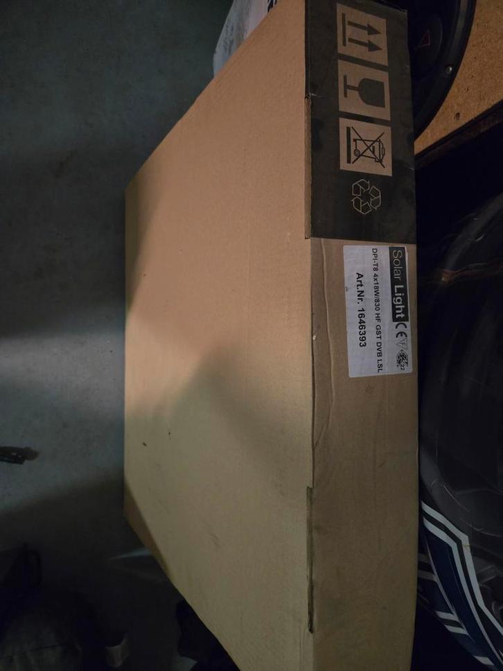 Nieuwe Lamp met Armatuur - Solar Light, Doe-het-zelf en Verbouw, Bouwverlichting, Nieuw, Lamp met armatuur, Minder dan 50 watt