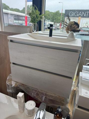 badkamermeubel 80cm licht grijs eiken 80cm met wastafel ! beschikbaar voor biedingen