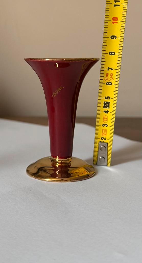 Miniatuurvaasje met Goudaccenten – “Iburg” Gesigneerd, Antiek en Kunst, Antiek | Vazen, Ophalen of Verzenden