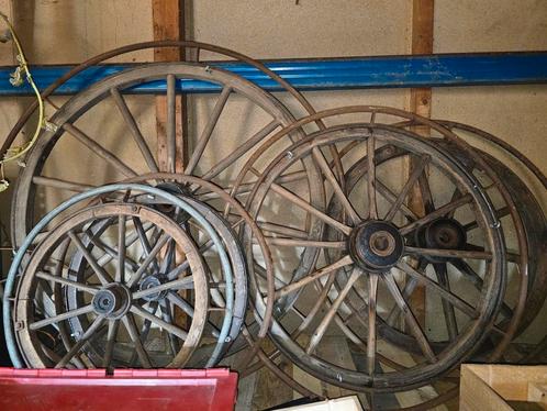 Te koop: Authentieke houten wagenwielen karrewiel., Antiek en Kunst, Curiosa en Brocante, Ophalen